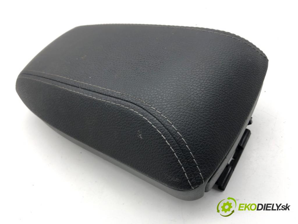 TOYOTA AURIS II liftback 2017 73 kW 1.8 Hybrid (ZWE186_) 1798 loketní opěrka 58812-02130 (Loketní opěrka)