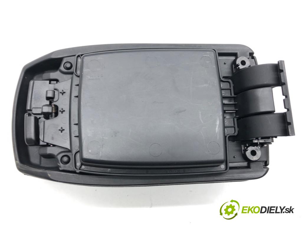 TOYOTA AURIS II liftback 2017 73 kW 1.8 Hybrid (ZWE186_) 1798 loketní opěrka 58812-02130 (Loketní opěrka)