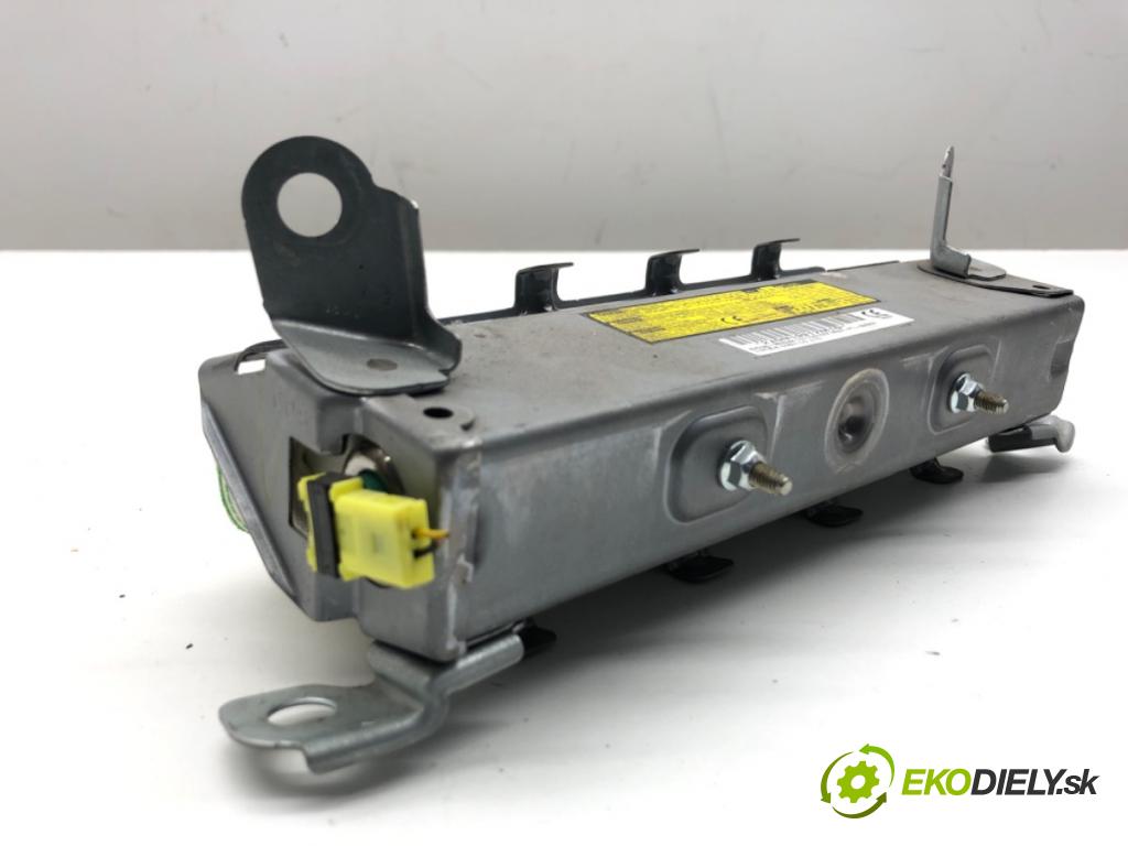 TOYOTA AURIS II liftback 2017 73 kW 1.8 Hybrid (ZWE186_) 1798 AirBag koleno: 0589-P1-000297