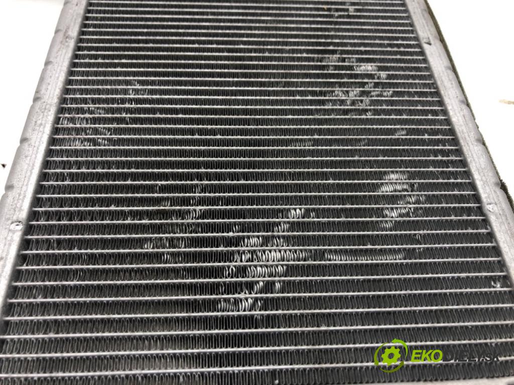 TOYOTA AURIS II liftback 2017 73 kW 1.8 Hybrid (ZWE186_) 1798 topné těleso radiátor topení  (Radiátor topení)