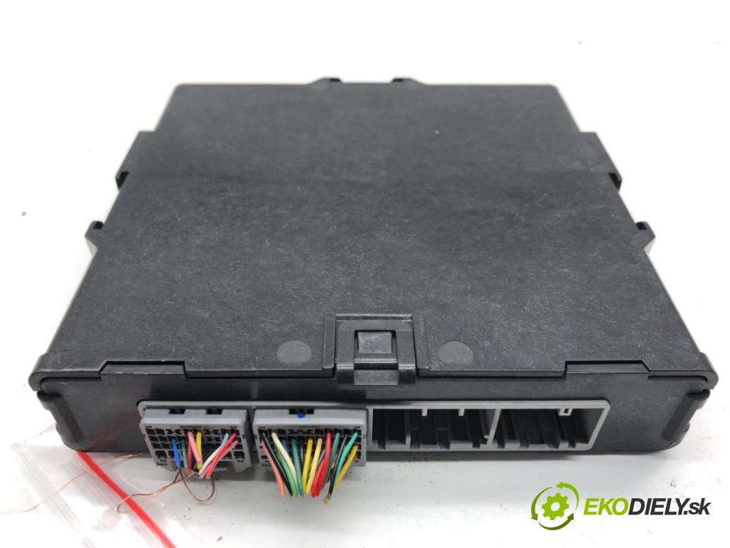 TOYOTA AURIS II liftback 2017 73 kW 1.8 Hybrid (ZWE186_) 1798 modul komfortu 89981-02060 (Komfortní modul)