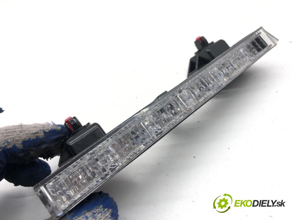 TOYOTA AURIS II liftback 2017 73 kW 1.8 Hybrid (ZWE186_) 1798 světlo brzdových světel