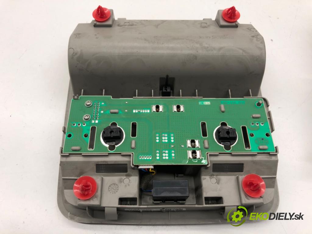 TOYOTA AURIS II liftback 2017 73 kW 1.8 Hybrid (ZWE186_) 1798 světlo stropní 81260-02570