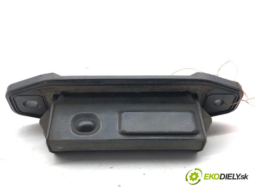 TOYOTA AURIS II liftback 2017 73 kW 1.8 Hybrid (ZWE186_) 1798 Kľučka dverí zad 