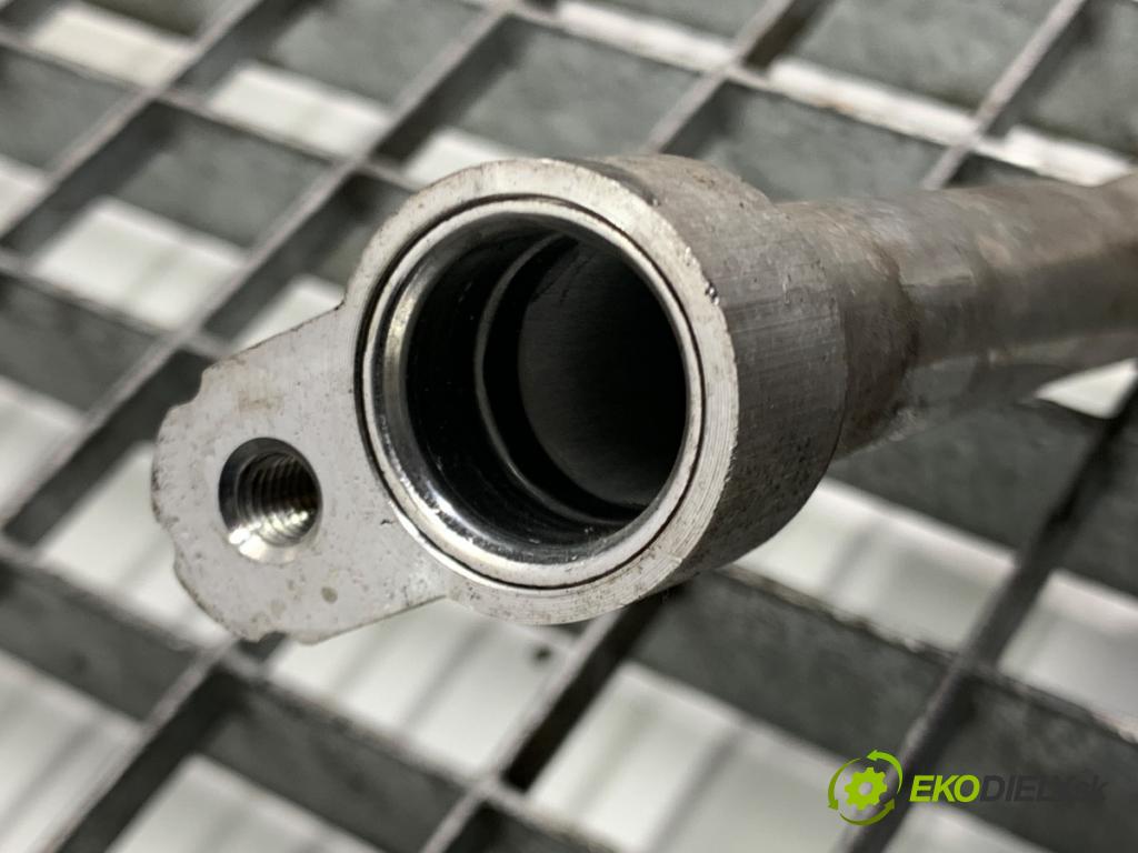 TOYOTA AURIS II liftback 2017 73 kW 1.8 Hybrid (ZWE186_) 1798 rúrka klimatizace 88710-0Z421 (Trubka klimatizace)