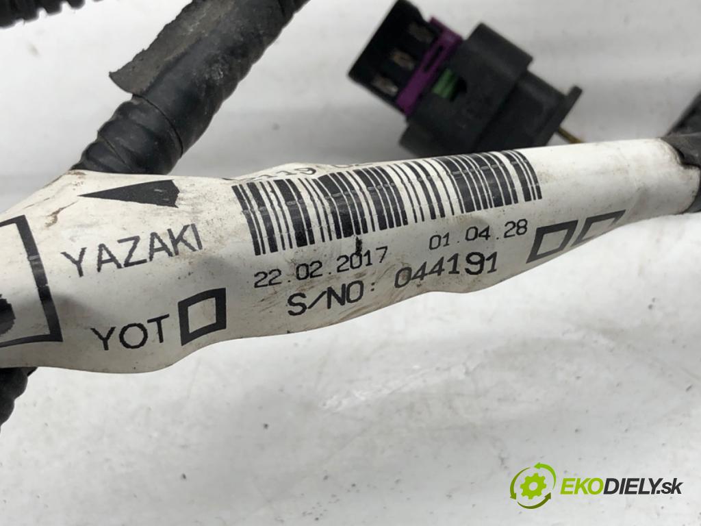 TOYOTA AURIS II liftback 2017 73 kW 1.8 Hybrid (ZWE186_) 1798 Káblovačka PDC predný 8211902030C