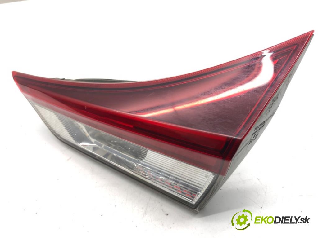TOYOTA AURIS II liftback 2017 73 kW 1.8 Hybrid (ZWE186_) 1798 světlo zadní část pravá vnitřní 000018671 (Klika dveří ostatní)