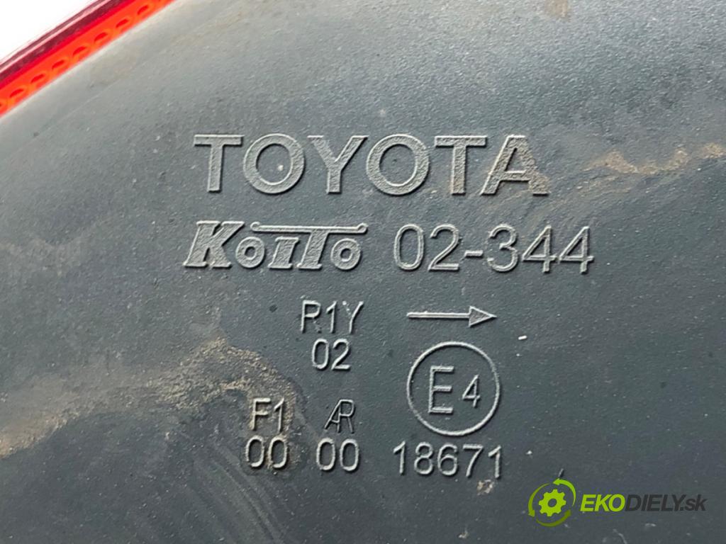 TOYOTA AURIS II liftback 2017 73 kW 1.8 Hybrid (ZWE186_) 1798 Svetlo zad pravá vnútorná 000018671 (Kľučka dverí ostatné)
