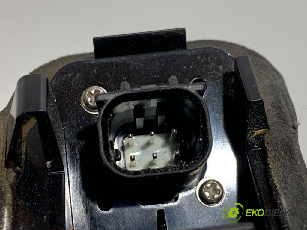 TOYOTA AURIS II liftback 2017 73 kW 1.8 Hybrid (ZWE186_) 1798 KAMERA ZPĚT: 86790-02120