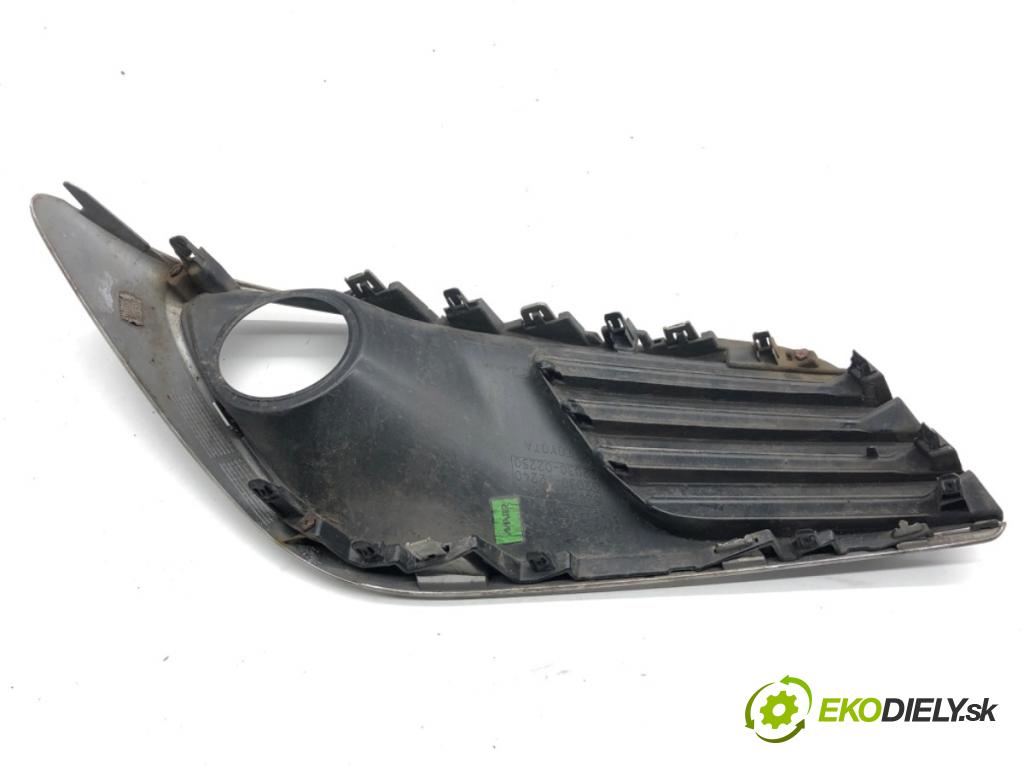 TOYOTA AURIS II liftback 2017 73 kW 1.8 Hybrid (ZWE186_) 1798 mří nárazníka pravý přední část 52030-02210