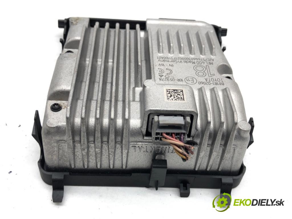 TOYOTA AURIS II liftback 2017 73 kW 1.8 Hybrid (ZWE186_) 1798 KAMERA predný 88181-02060