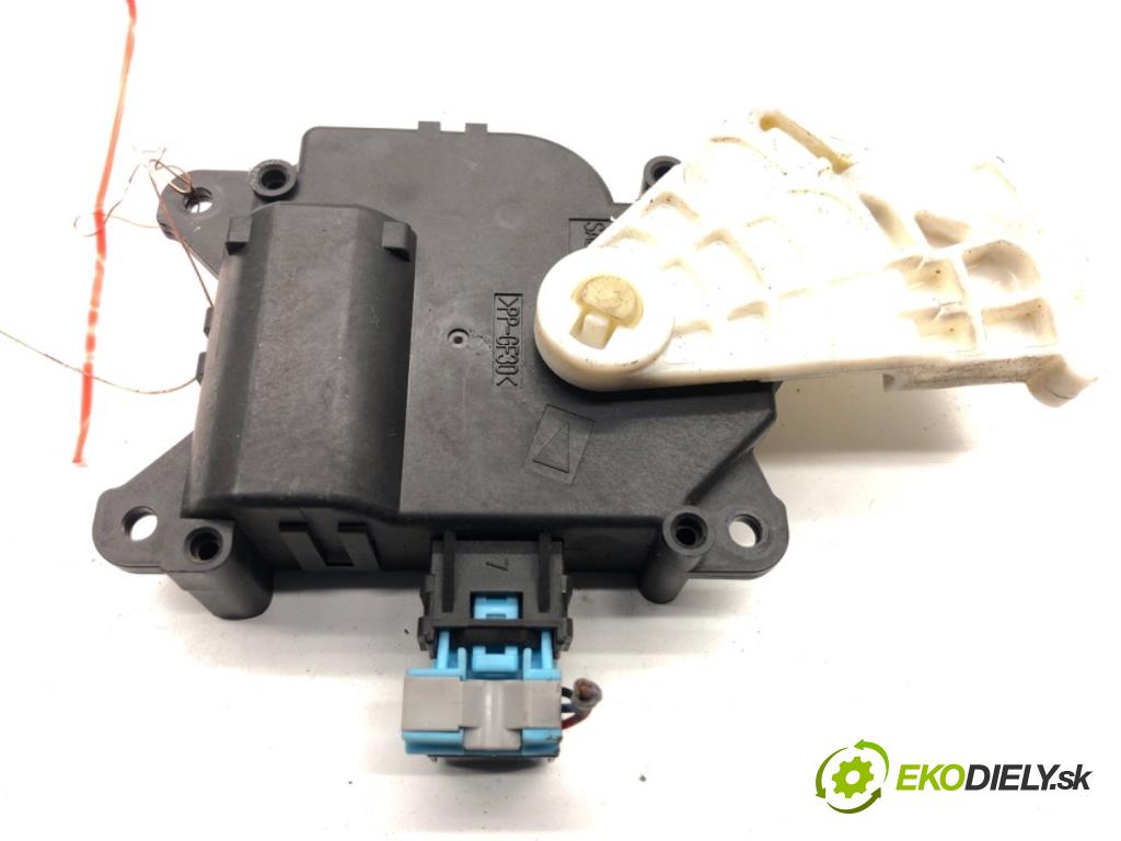 TOYOTA AURIS II liftback 2017 73 kW 1.8 Hybrid (ZWE186_) 1798 motor topení 113800-2810