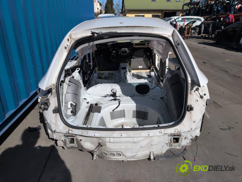 SKODA SCALA liftback 2022 110 kW 1.5 TSI 1495 KAROSERIA ČTVRŤÁK blatník práh střecha PODŁUŻNICA