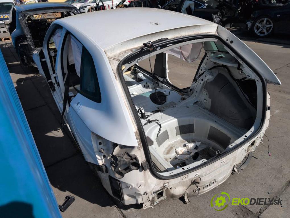 SKODA SCALA liftback 2022 110 kW 1.5 TSI 1495 karoséria ČTVRŤÁK: Blatník prah strecha PODŁUŻNICA