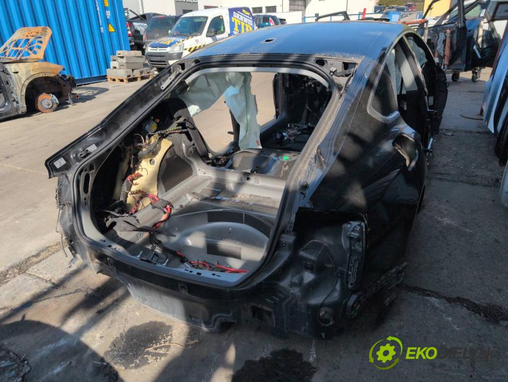 AUDI A5 F5 coupe 2017 140 kW 2.0 TDI 1968 KAROSERIA ČTVRŤÁK blatník práh střecha PODŁUŻNICA