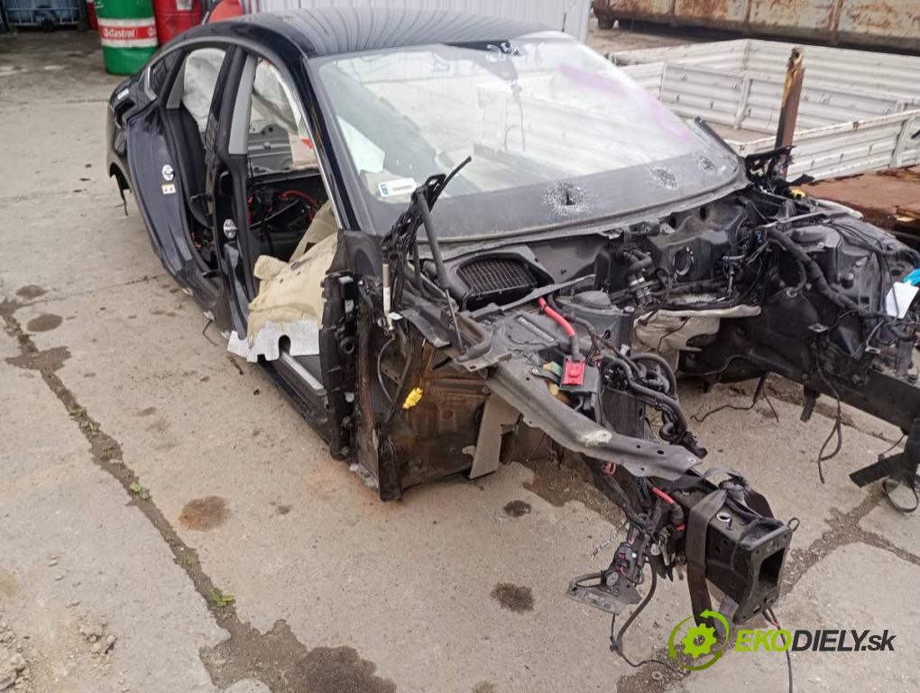 AUDI A5 F5 coupe 2017 140 kW 2.0 TDI 1968 karoséria ČTVRŤÁK: Blatník prah strecha PODŁUŻNICA