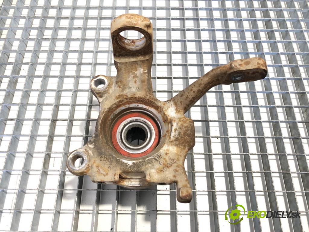 VW TRANSPORTER T4 Skrzynia 1994 57 kW 2.4 D 2370 náboj pravy predný 