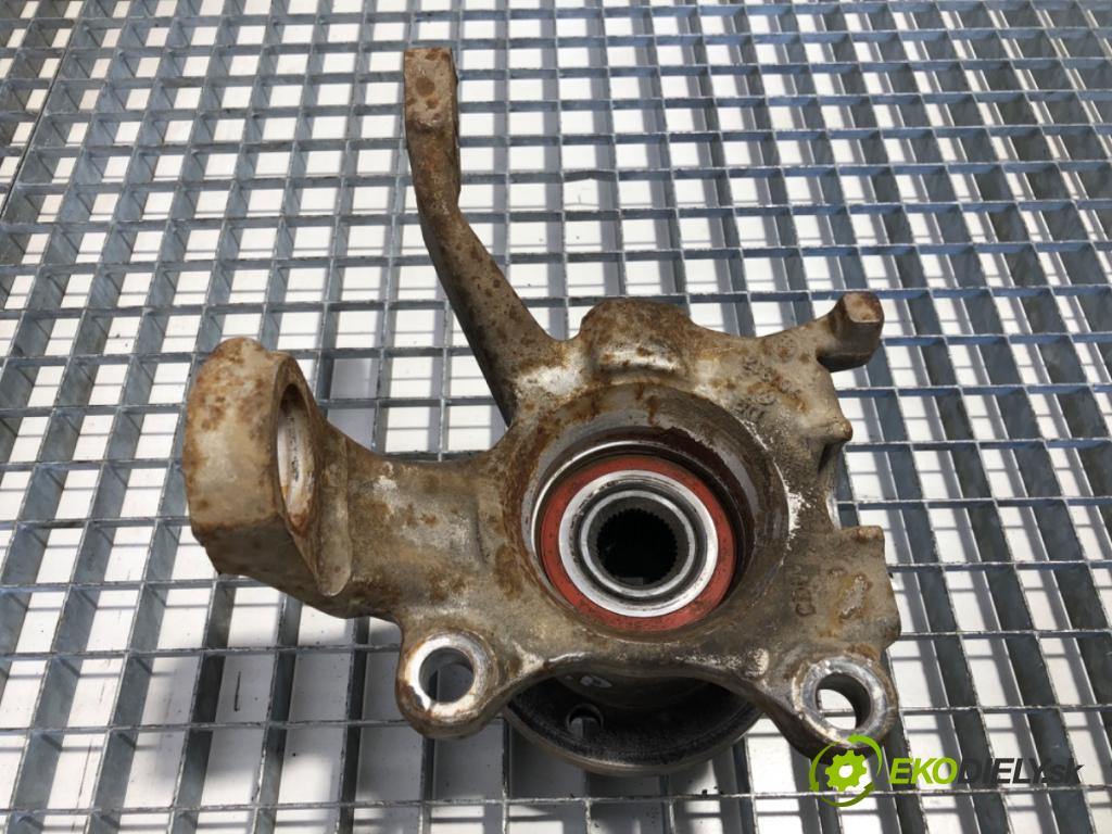 VW TRANSPORTER T4 Skrzynia 1994 57 kW 2.4 D 2370 náboj pravy predný