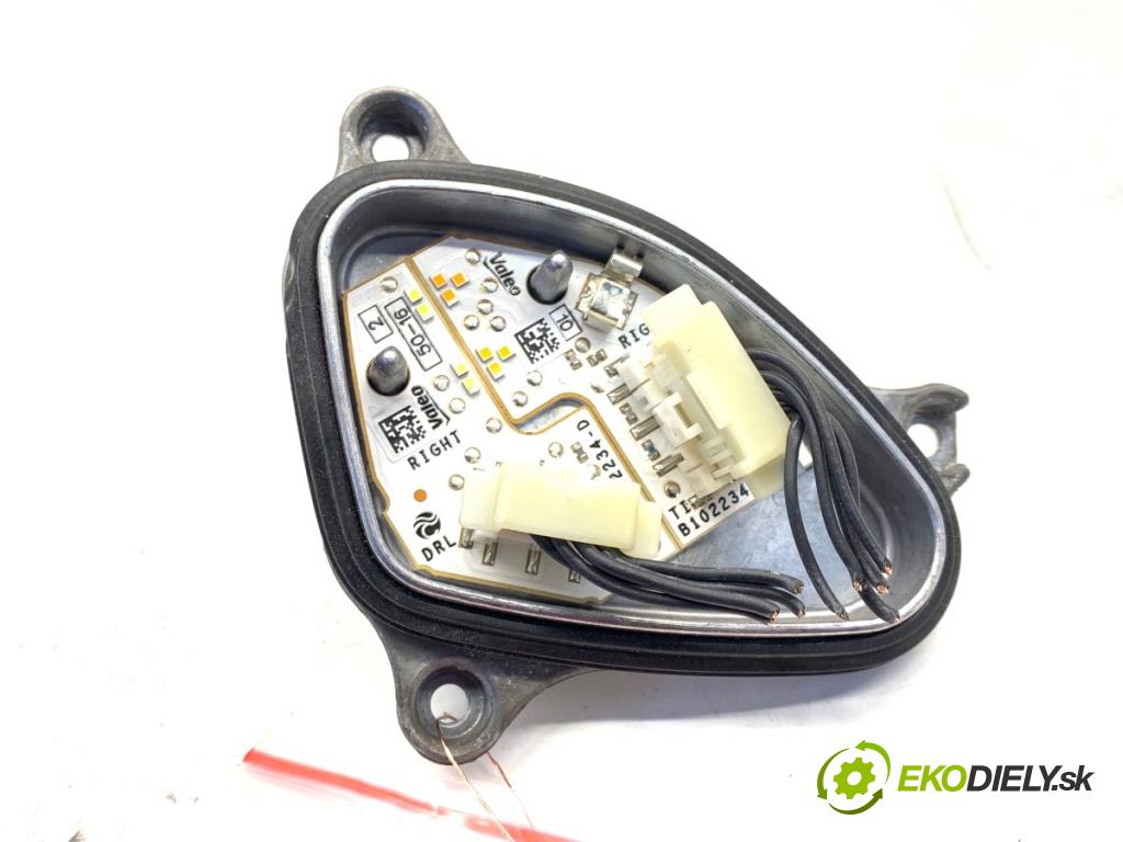 SEAT LEON III liftback 2017 132 kW 1.8 TSI 1798 Modul LED 90112020