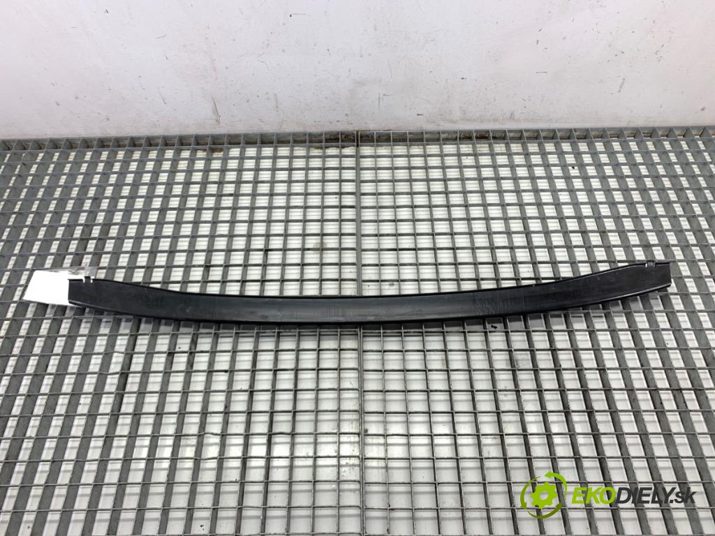 SEAT LEON III liftback 2017 132 kW 1.8 TSI 1798 Výstuha nárazníka predný dolná 