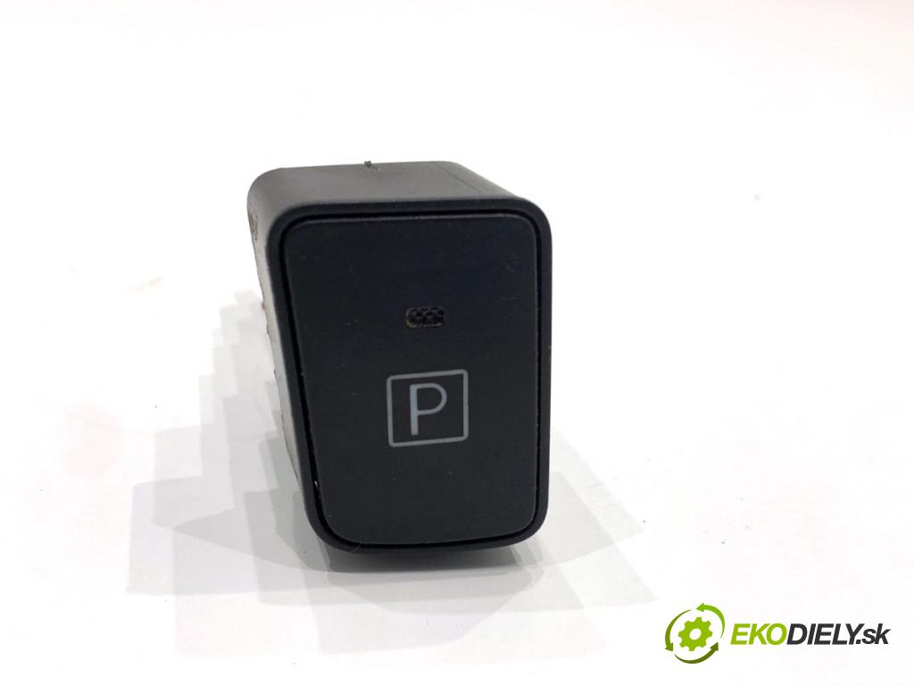 TOYOTA AURIS II liftback 2017 73 kW 1.8 Hybrid (ZWE186_) 1798 spínač brzdy ruční brzdy 84718-02060 (Páčky pod volantem)