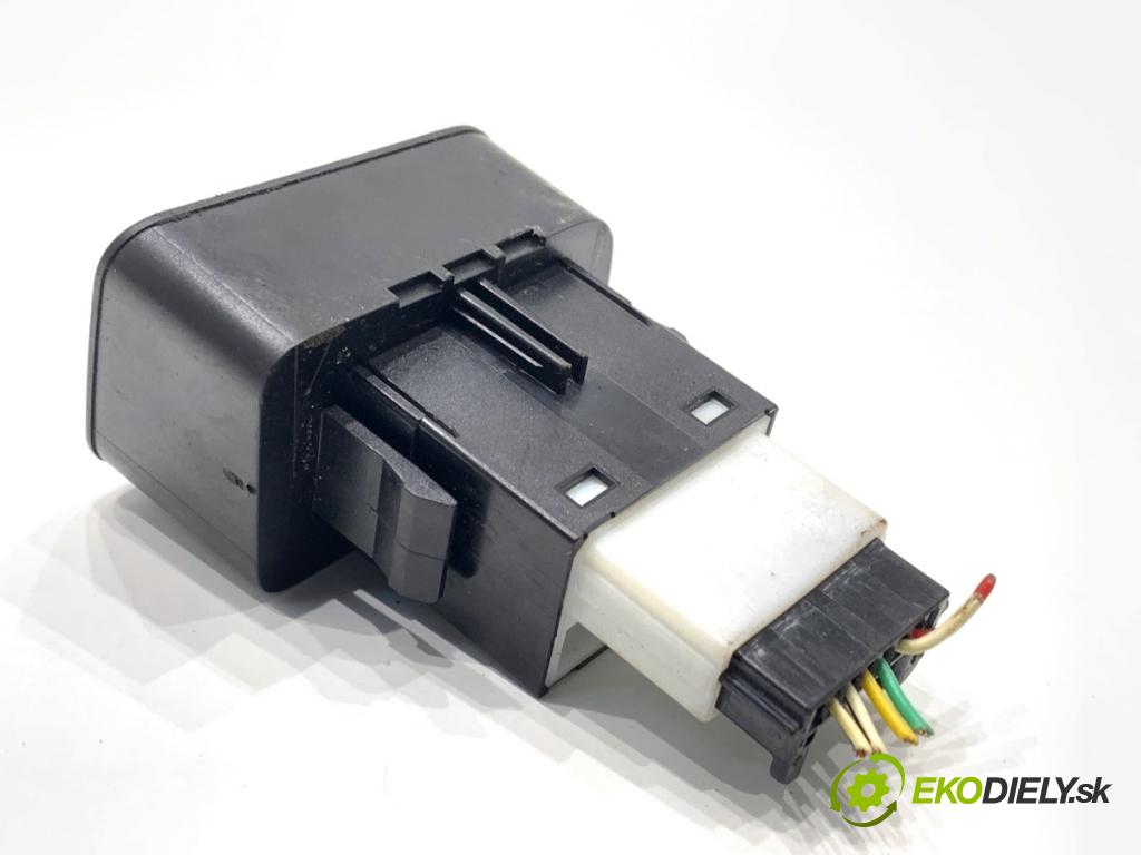 TOYOTA AURIS II liftback 2017 73 kW 1.8 Hybrid (ZWE186_) 1798 Spínač brzdy ručnej brzdy 84718-02060 (Prepínacie páčky pod volantom)