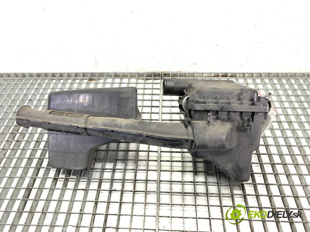 TOYOTA AURIS II liftback 2017 73 kW 1.8 Hybrid (ZWE186_) 1798 obal filtra vzduchu 17705-0T060 (Kryt vzduchového filtru)