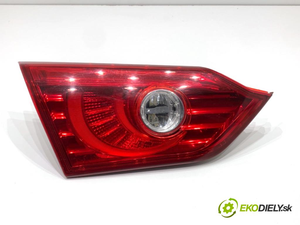 INFINITI Q50 sedan 2014 268 kW 50 Hybrid AWD 3498 světlo zadní část levá strana vnitřní  (Klika dveří ostatní)