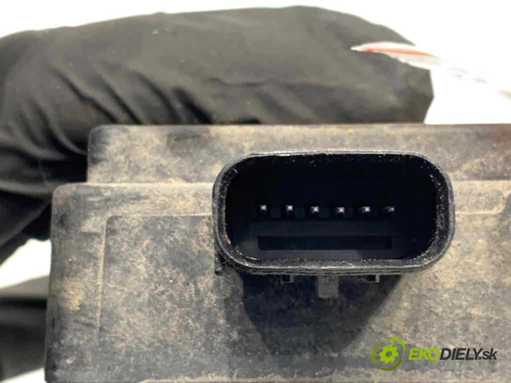 INFINITI Q50 sedan 2014 268 kW 50 Hybrid AWD 3498 Modul Snímač Mŕtveho 284K0-3JA2C