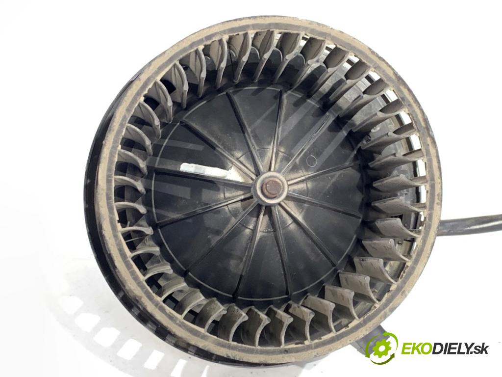 VW TRANSPORTER T4 Autobus 1995 45 kW 1.9 D 1896 ventilátor kúrenia 701819021B