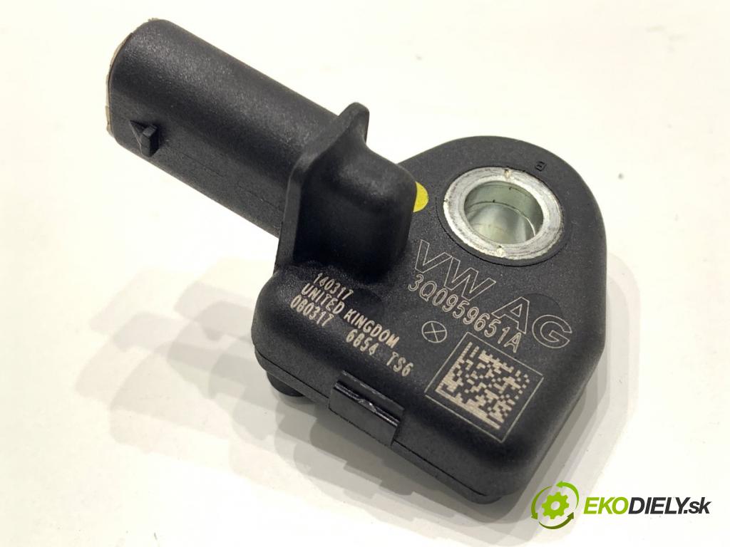 SEAT LEON III liftback 2017 132 kW 1.8 TSI 1798 Snímač nárazu 3Q0959651A (Snímač nárazu)