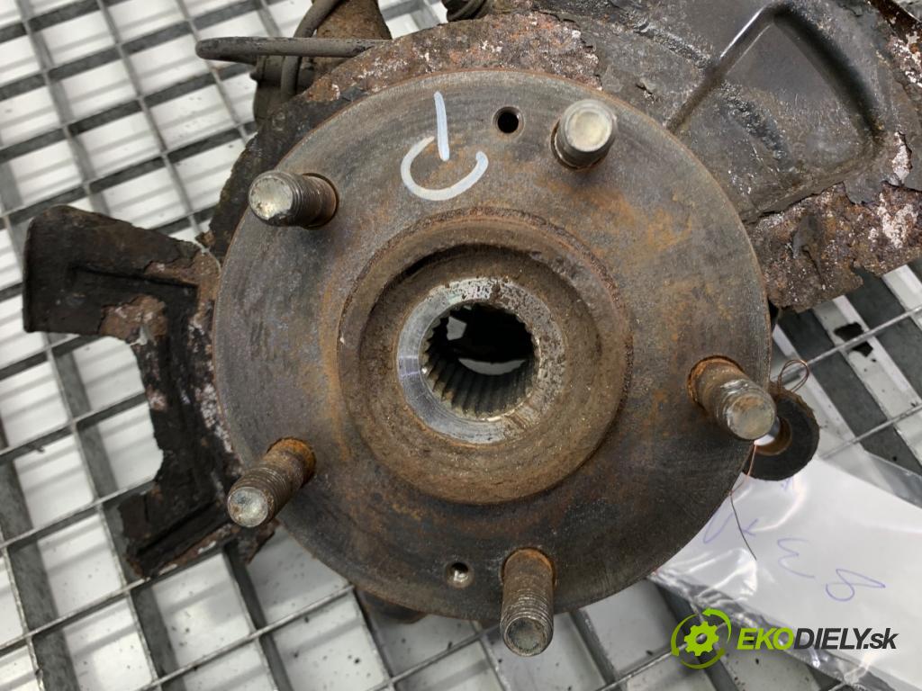 KIA VENGA liftback 2010 66 kW 1.4 CVVT 1396 náboj pravý přední část