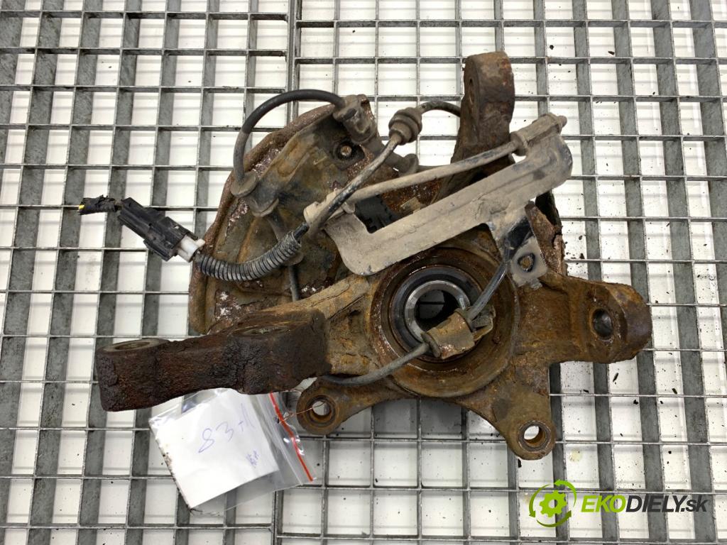 KIA VENGA liftback 2010 66 kW 1.4 CVVT 1396 náboj pravý přední část