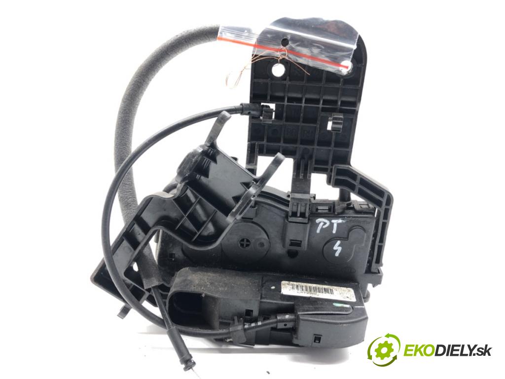 KIA VENGA liftback 2010 66 kW 1.4 CVVT 1396 zámok Dvere pravy zad 81420-1P000