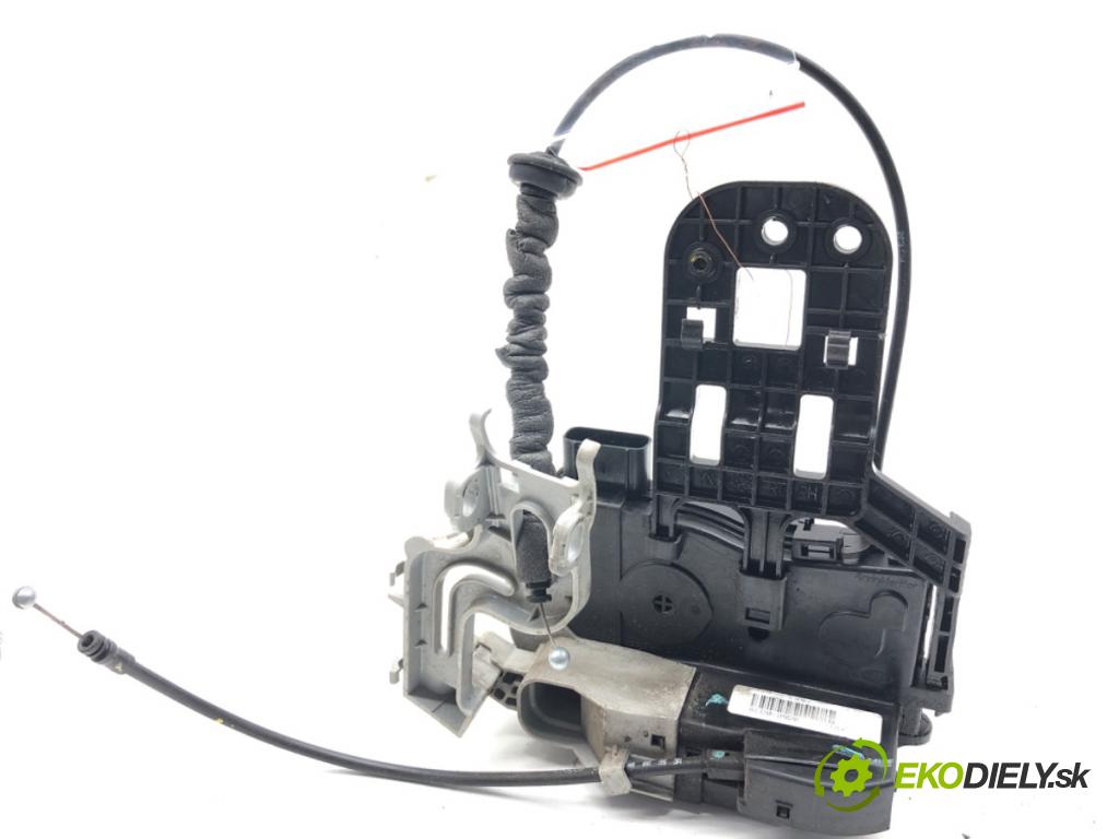 KIA VENGA liftback 2010 66 kW 1.4 CVVT 1396 zámok Dvere pravy predný 81320-1P020