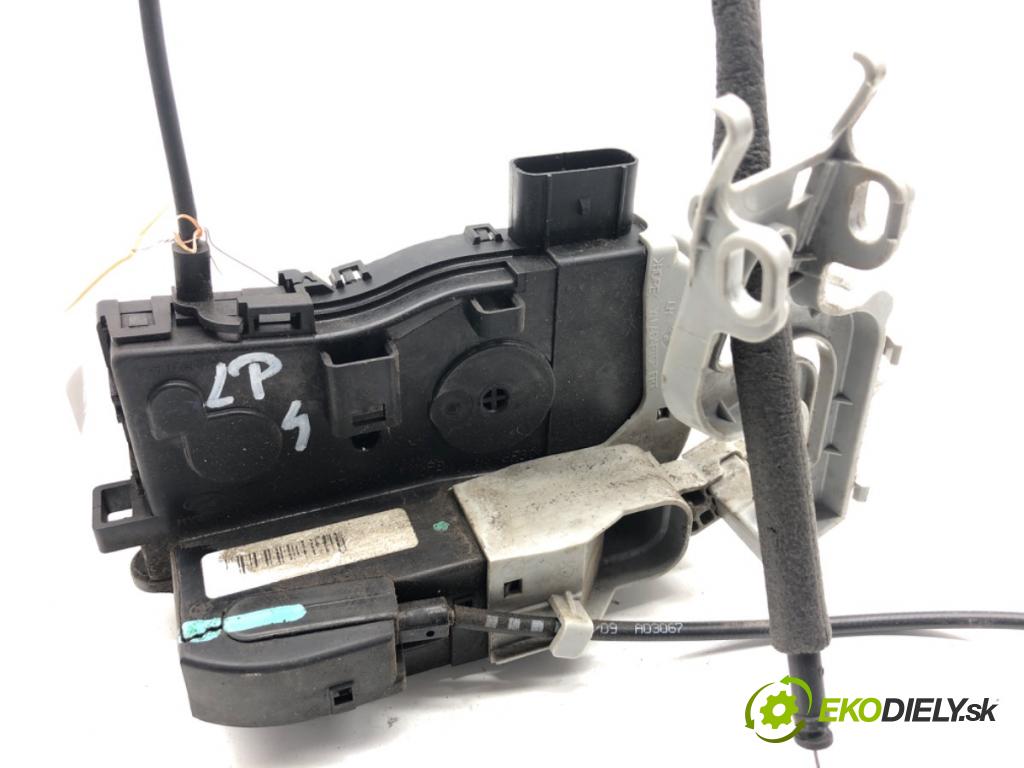 KIA VENGA liftback 2010 66 kW 1.4 CVVT 1396 zámok Dvere ľavy predný