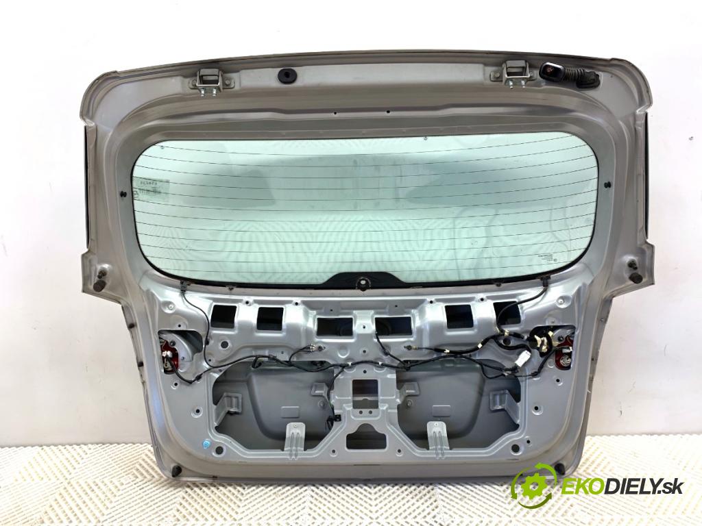 KIA VENGA liftback 2010 66 kW 1.4 CVVT 1396 kapota zadní část QU