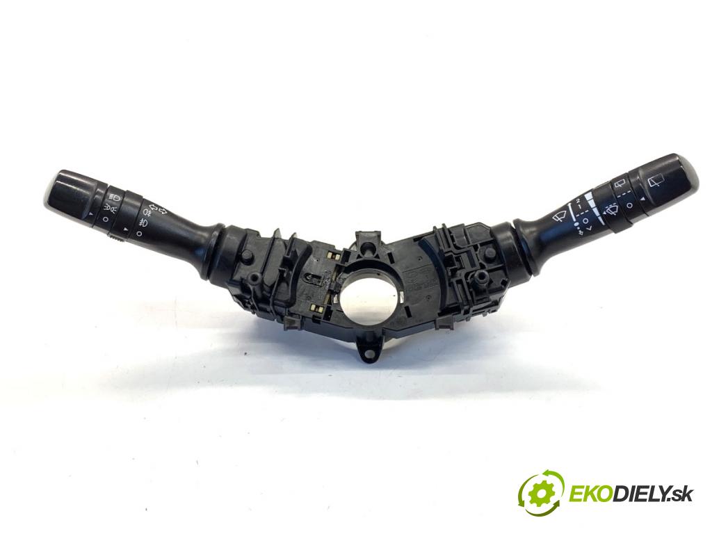 KIA VENGA liftback 2010 66 kW 1.4 CVVT 1396 Prepínač kombinovaný 3753MA-2210 (Prepínacie páčky pod volantom)