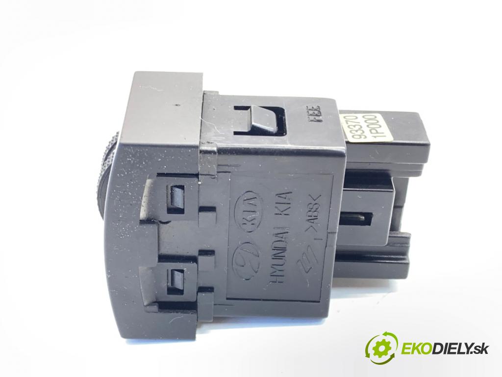 KIA VENGA liftback 2010 66 kW 1.4 CVVT 1396 přepínač nastavení světel 93300-1P110 (Páčky pod volantem)