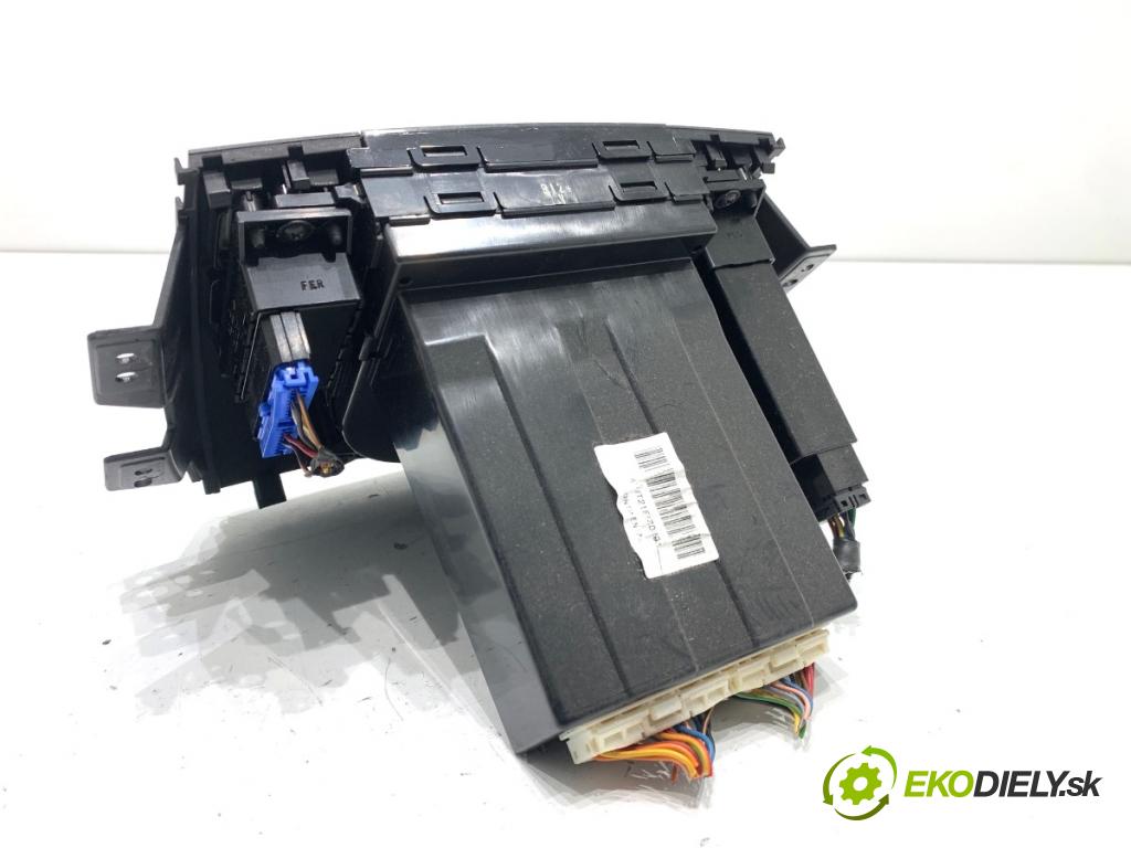 KIA VENGA liftback 2010 66 kW 1.4 CVVT 1396 Panel ovládania kúrenia 93790-1P000 (Prepínacie páčky pod volantom)