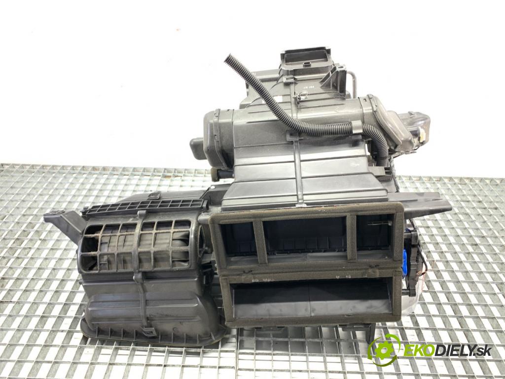 KIA VENGA liftback 2010 66 kW 1.4 CVVT 1396 Výhrevné teleso, radiátor kúrenia komplet KOMBAJN  (Radiátor kúrenia)