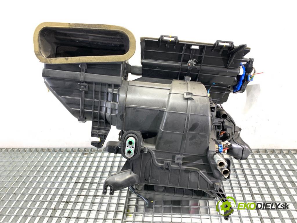 KIA VENGA liftback 2010 66 kW 1.4 CVVT 1396 Výhrevné teleso, radiátor kúrenia komplet KOMBAJN  (Radiátor kúrenia)