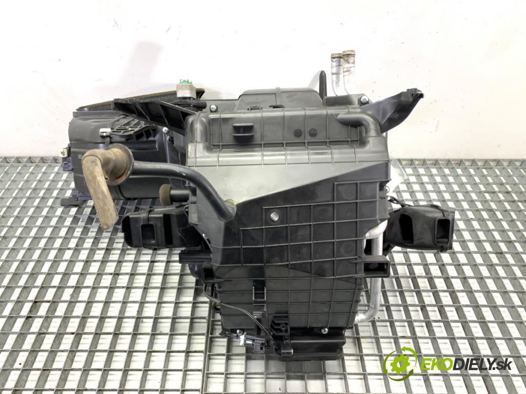 KIA VENGA liftback 2010 66 kW 1.4 CVVT 1396 Výhrevné teleso, radiátor kúrenia komplet KOMBAJN  (Radiátor kúrenia)