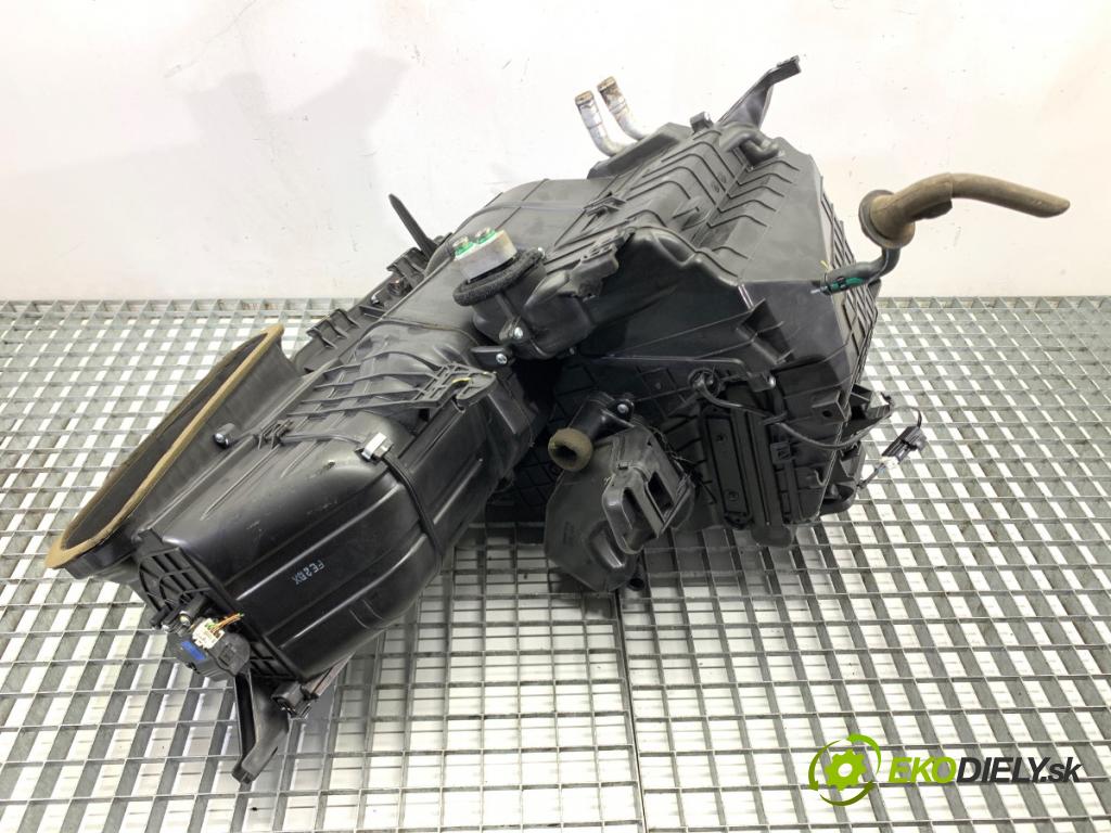 KIA VENGA liftback 2010 66 kW 1.4 CVVT 1396 Výhrevné teleso, radiátor kúrenia komplet KOMBAJN  (Radiátor kúrenia)