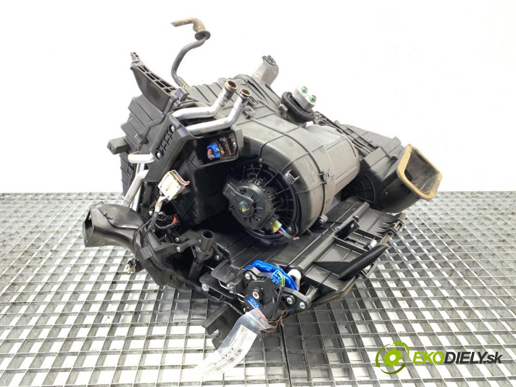 KIA VENGA liftback 2010 66 kW 1.4 CVVT 1396 Výhrevné teleso, radiátor kúrenia komplet KOMBAJN  (Radiátor kúrenia)