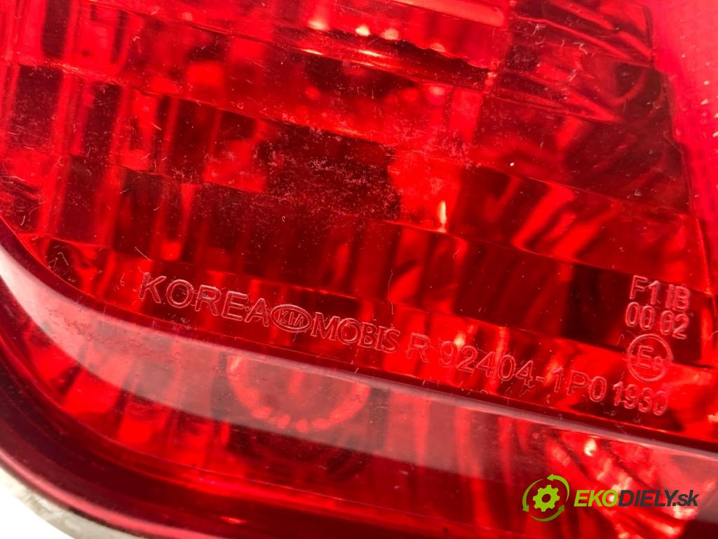 KIA VENGA liftback 2010 66 kW 1.4 CVVT 1396 Svetlo nárazníka pravy zad