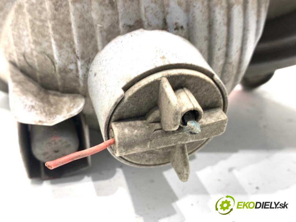 KIA VENGA liftback 2010 66 kW 1.4 CVVT 1396 Svetlo nárazníka pravy zad