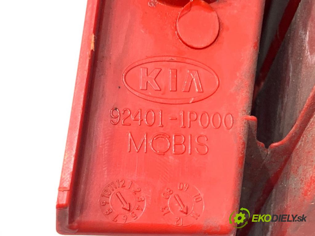 KIA VENGA liftback 2010 66 kW 1.4 CVVT 1396 Svetlo ľavy zad