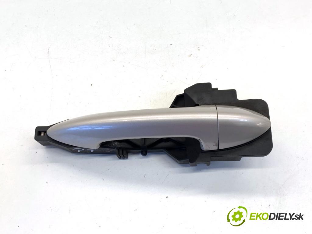 KIA VENGA liftback 2010 66 kW 1.4 CVVT 1396 klika vnejší pravý zadní část 