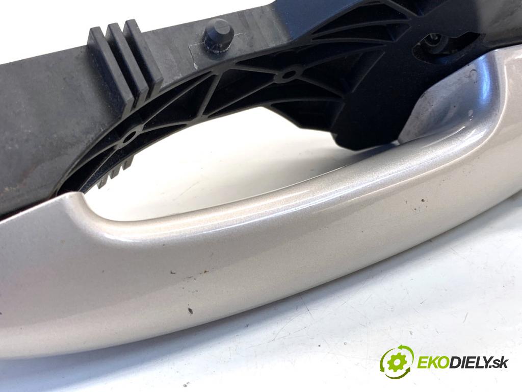 KIA VENGA liftback 2010 66 kW 1.4 CVVT 1396 klika vnejší pravý zadní část